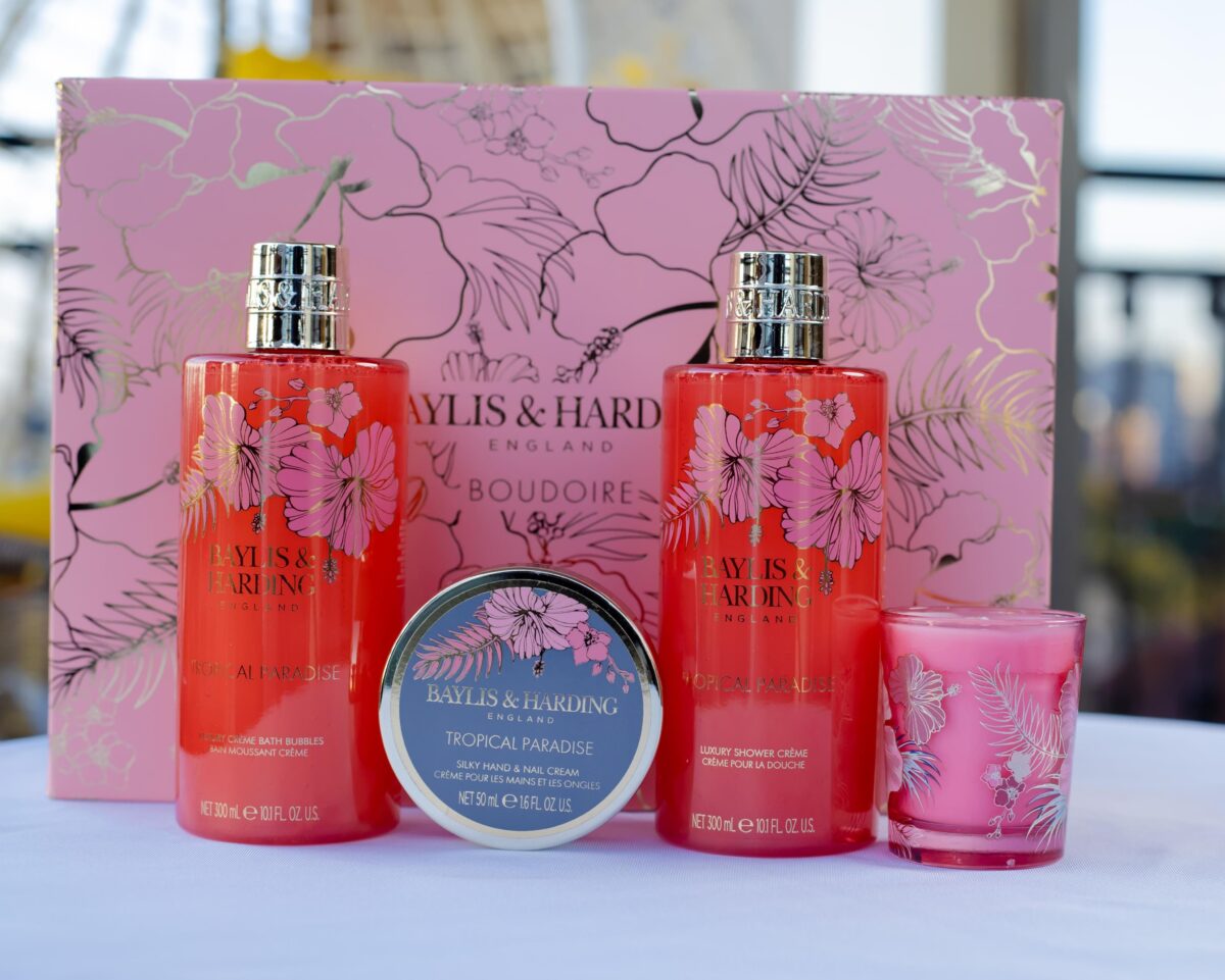 Bouduire Candle Lit Set- Baylis & Harding - Image 2