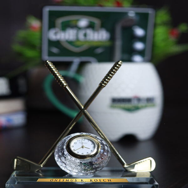 Crossed golf clubs with glass ball Miniatture clock